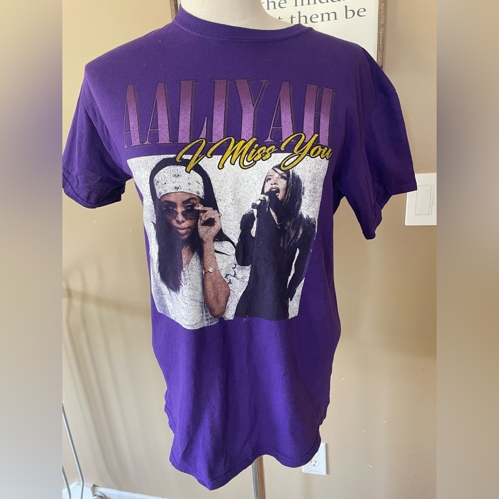 Aaliyah Purple Cotton T-Shirt women’s size M